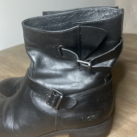 UGG Fletcher Black Leather Water-resistant Buckle Ankle Boots Women size 7 - Picture 9 of 16